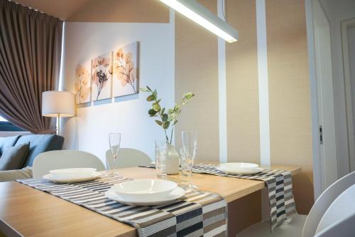 manatidur the hub ss2