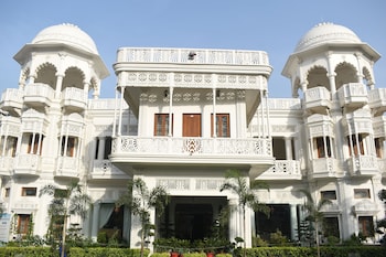shakuntala palace heritage hotel