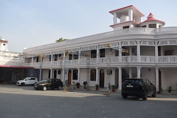 shakuntala palace heritage hotel