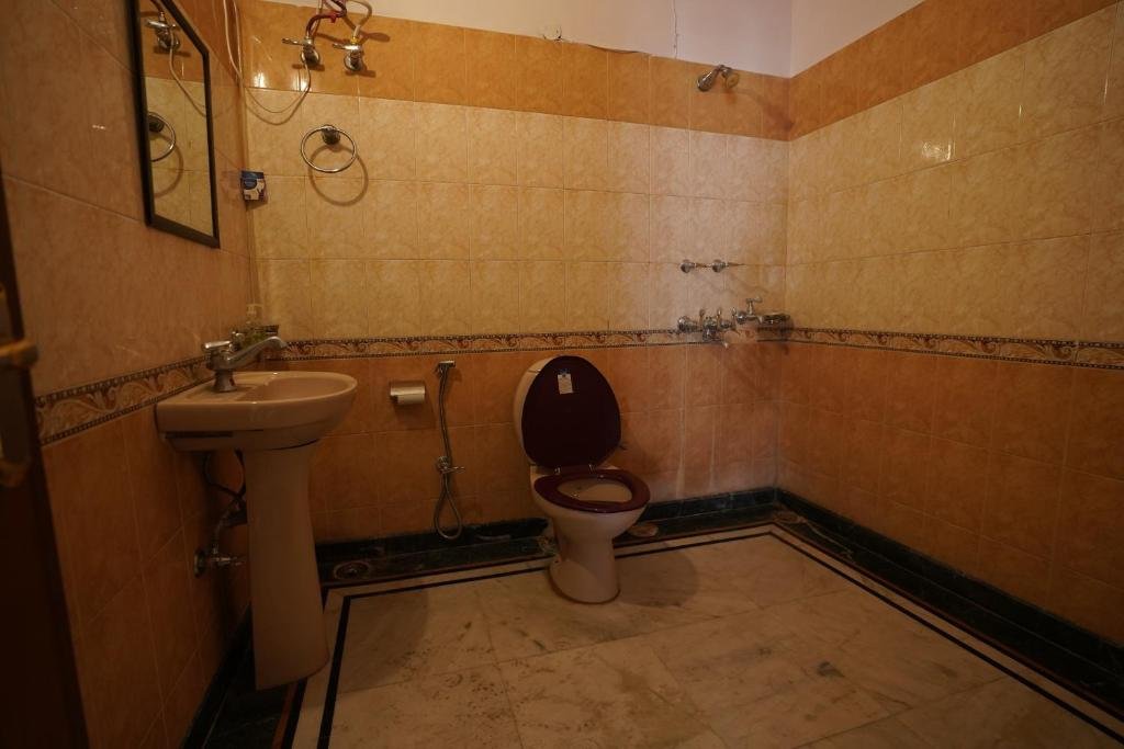 Shakuntala Palace Heritage Hotel,India>>Lucknow,3 star