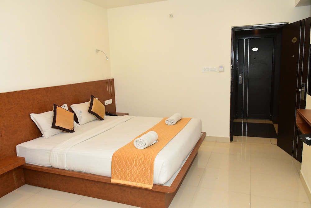 sai vihaar inn and suites