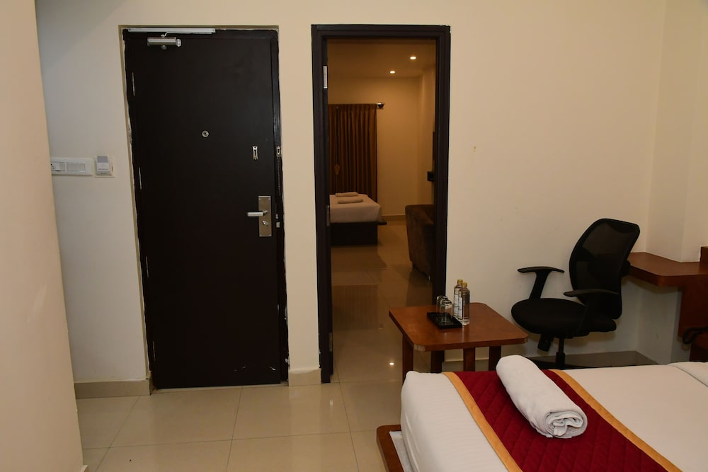 sai vihaar inn and suites
