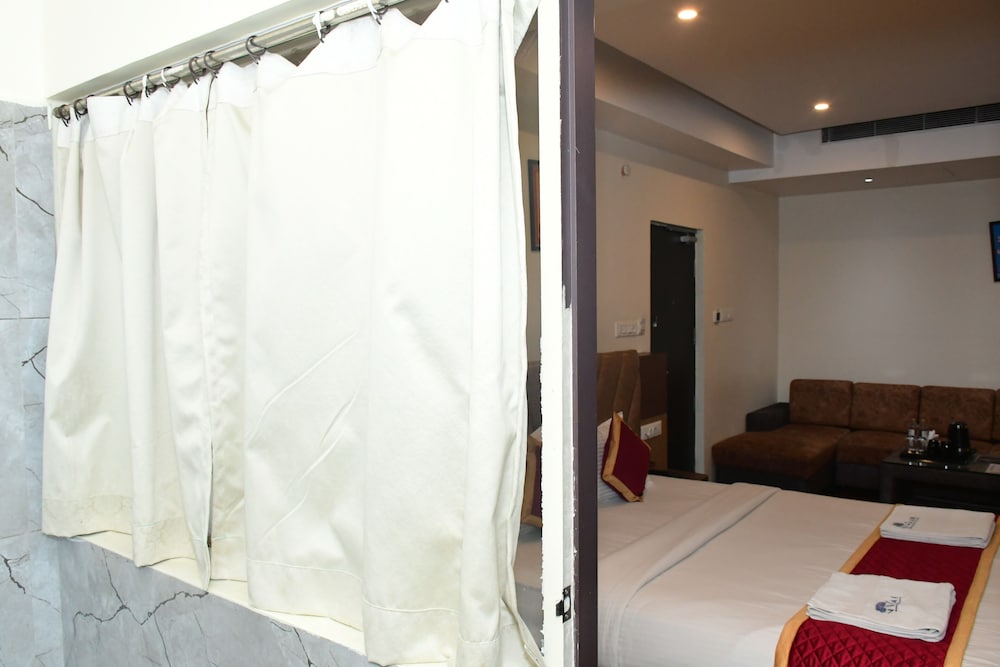 sai vihaar inn and suites