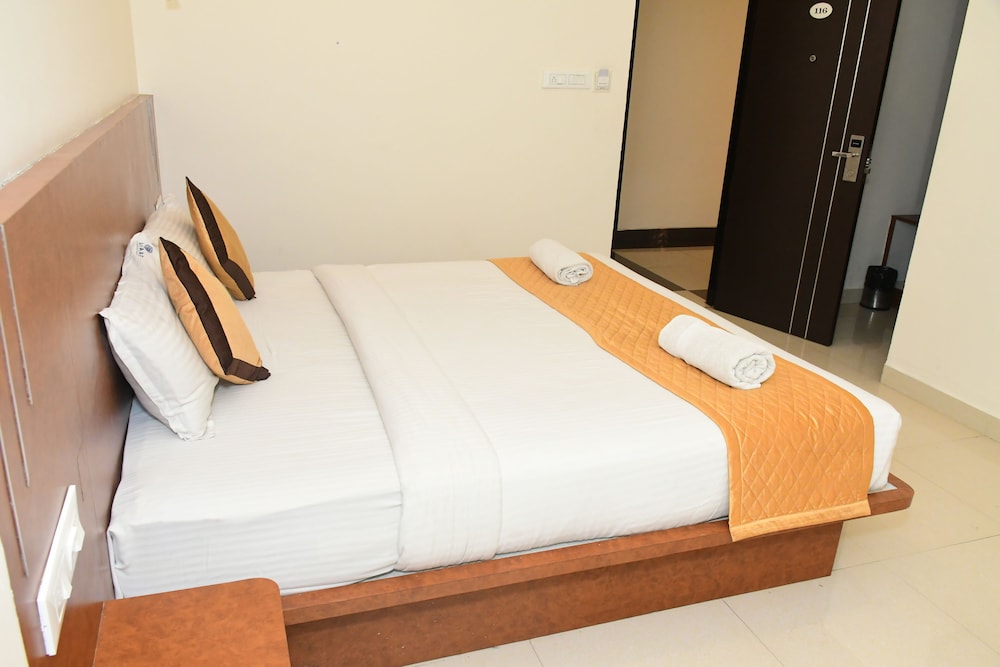 sai vihaar inn and suites