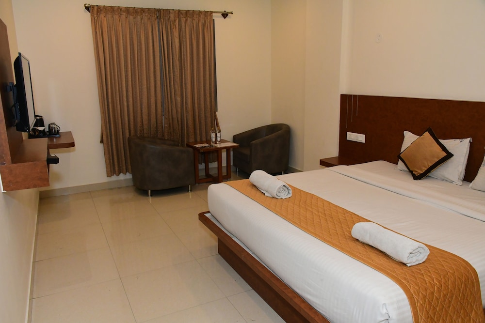 sai vihaar inn and suites