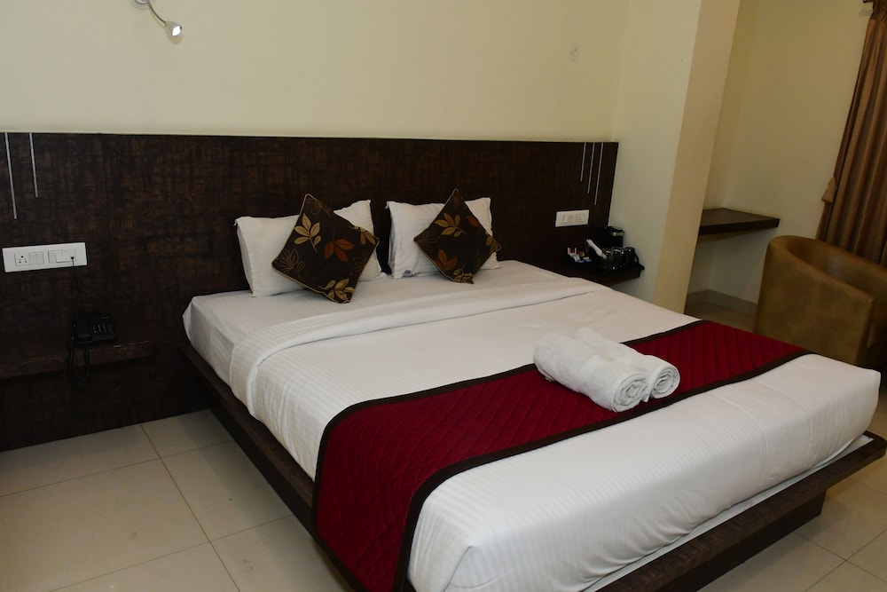 sai vihaar inn and suites
