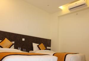 sai vihaar inn and suites