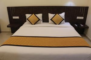 sai vihaar inn and suites