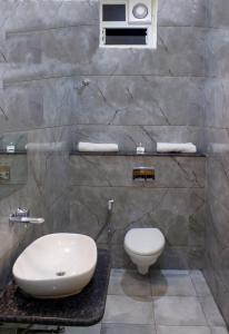 sai vihaar inn and suites