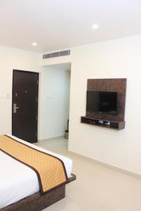 sai vihaar inn and suites