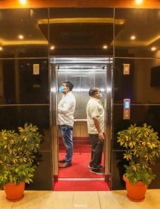 sai vihaar inn and suites