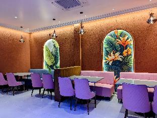 hotel red chillee restro