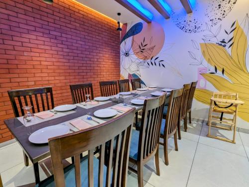 hotel red chillee restro