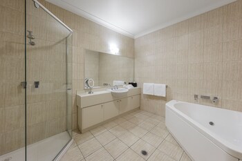 the carrington hotel shepparton