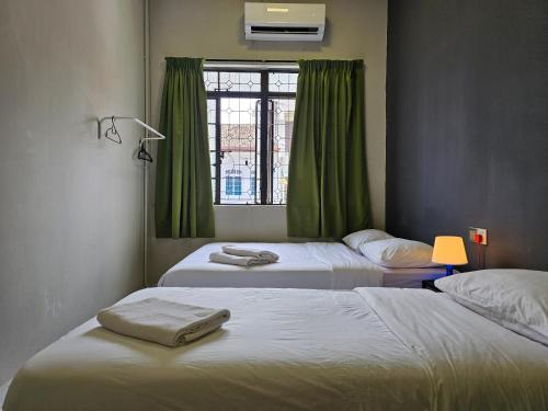room at lebuh armenian georgetown city center