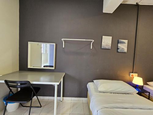 room at lebuh armenian georgetown city center