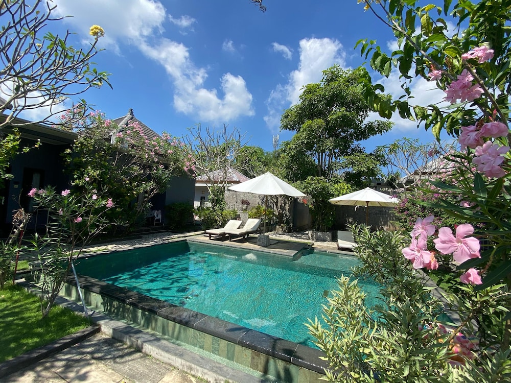 sriyana uluwatu