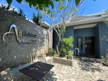 sriyana uluwatu