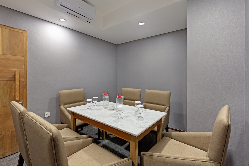 hotel neo gading solo