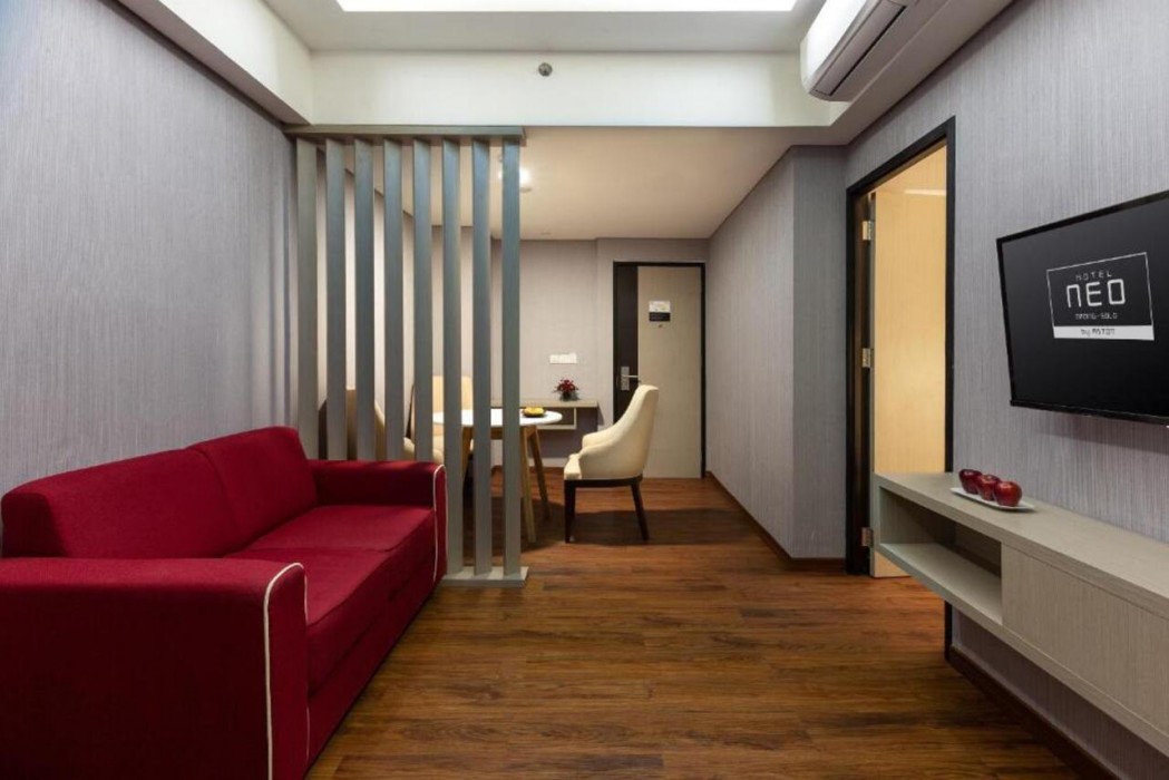 hotel neo gading solo