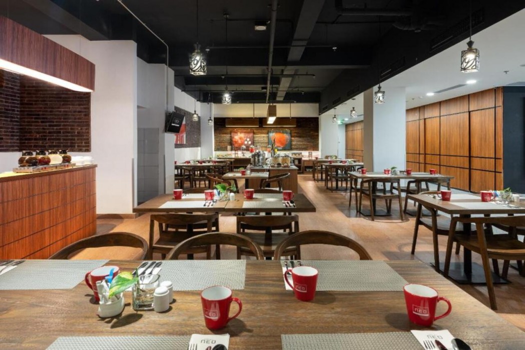 hotel neo gading solo