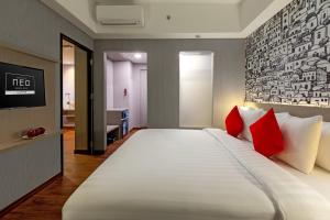hotel neo gading solo