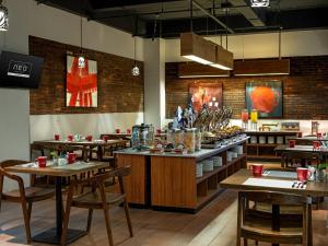 hotel neo gading solo