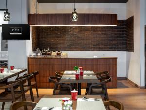 hotel neo gading solo