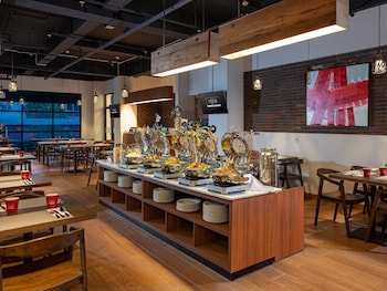 hotel neo gading solo