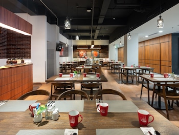 hotel neo gading solo