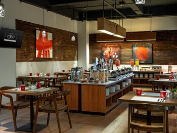 hotel neo gading solo