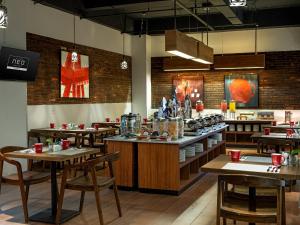 hotel neo gading solo