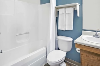 woodspring suites holland grand rapids