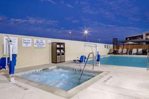 home2 suites by hilton las vegas southwest i 215 curve