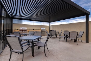home2 suites by hilton las vegas southwest i 215 curve
