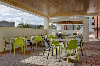home2 suites by hilton las vegas southwest i 215 curve