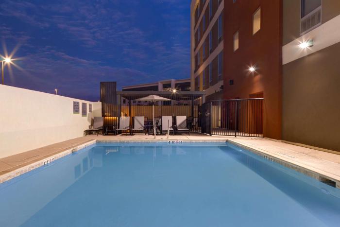 home2 suites by hilton las vegas southwest i 215 curve