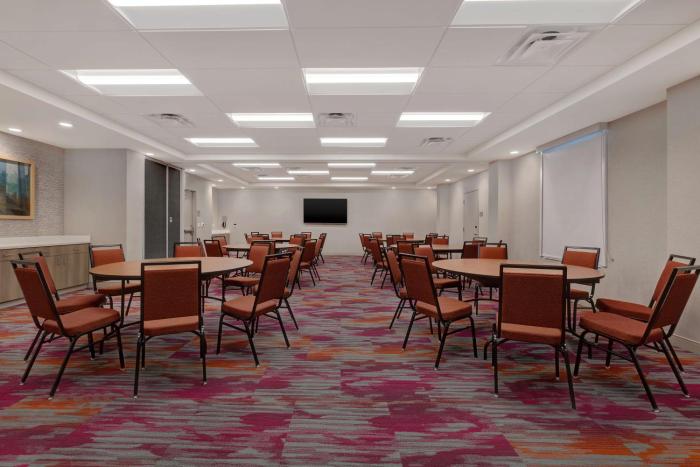 home2 suites by hilton las vegas southwest i 215 curve