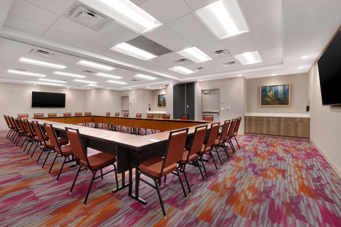 home2 suites by hilton las vegas southwest i 215 curve