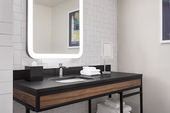 hyatt centric ville marie montreal