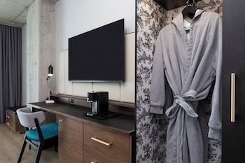 hyatt centric ville marie montreal