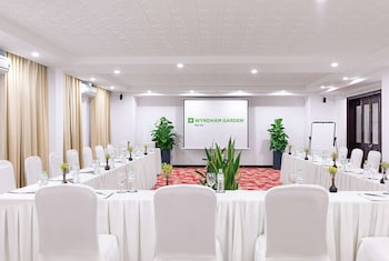 wyndham garden hoi an