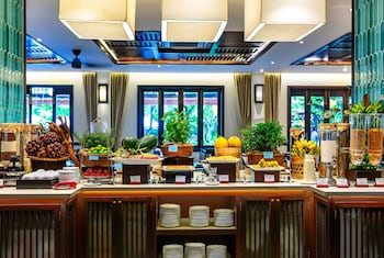 wyndham garden hoi an