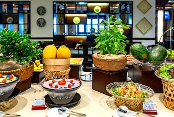 wyndham garden hoi an