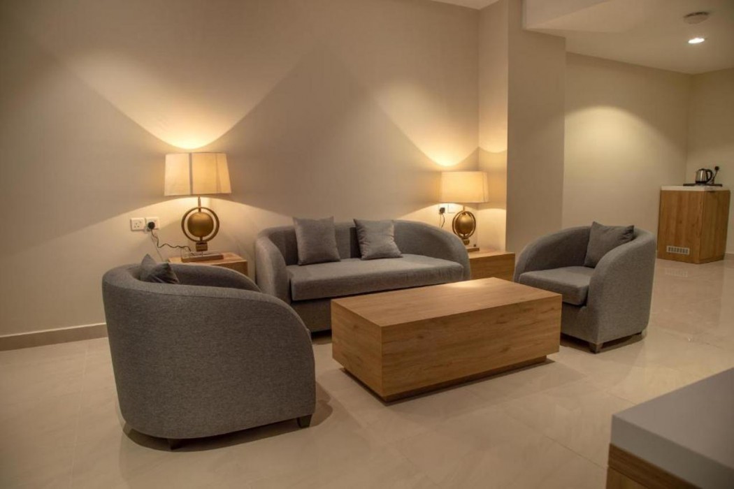 continent hotel al uqayr