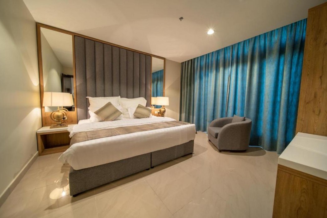 continent hotel al uqayr