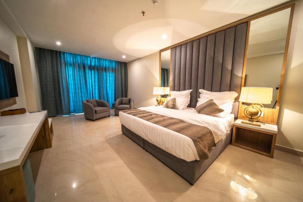 continent hotel al uqayr
