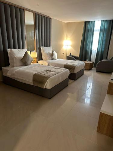 continent hotel al uqayr