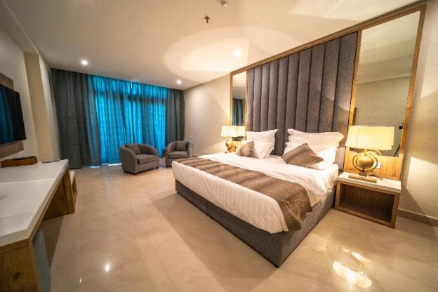 continent hotel al uqayr