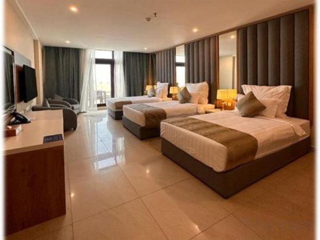 continent hotel al uqayr